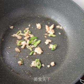红薯叶虾仁蛋饼的做法步骤：14