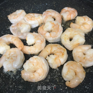 虾仁炒三色丁的做法步骤：7