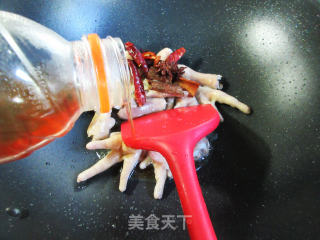 土豆烧鸡爪的做法步骤：4