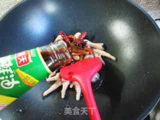 土豆烧鸡爪的做法步骤：6