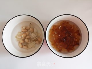 桃胶百合梨汤的做法步骤：2