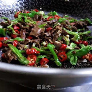 青红椒炒烟笋的做法步骤：8
