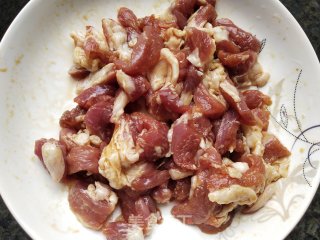 鸡枞菌炒肉丝的做法步骤：3