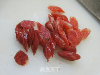 香肠鱿鱼炒茭白的做法步骤：4