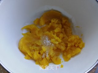 南瓜紫薯双色蒸糕的做法步骤：2