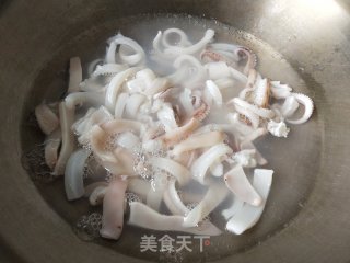 洋葱炒鱿鱼的做法步骤：4
