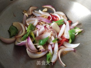 洋葱炒鱿鱼的做法步骤：9