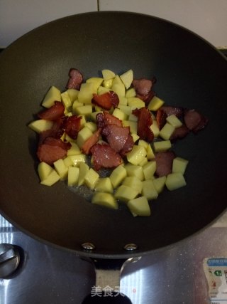 腊肉焖饭的做法步骤：3