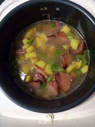 腊肉焖饭的做法步骤：5