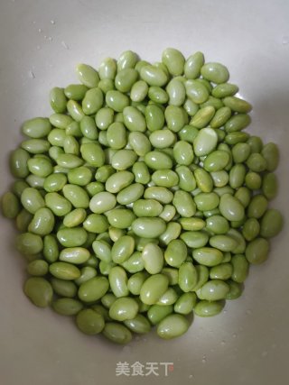 毛豆炒肉末的做法步骤：2