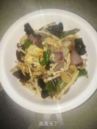 白玉菇炒鸡蛋的做法步骤：11