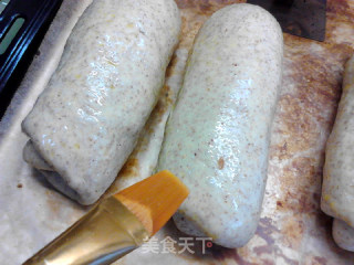 黑全麦广式腊肠面包卷的做法步骤：14