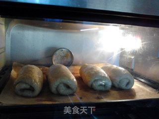 黑全麦广式腊肠面包卷的做法步骤：15