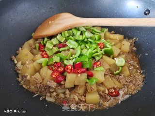 香辣肉末土豆的做法步骤：7