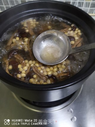 茶树菇黄豆排骨汤的做法步骤：4