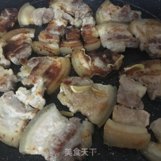 香菇豆干烧五花肉的做法步骤：5