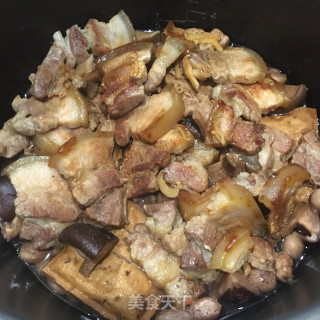 香菇豆干烧五花肉的做法步骤：9