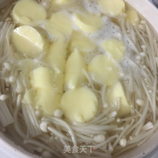 金针菇豆腐汤的做法步骤：6