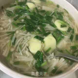 金针菇豆腐汤的做法步骤：7