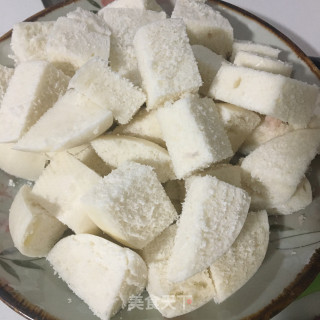 鸡蛋香煎馒头的做法步骤：2