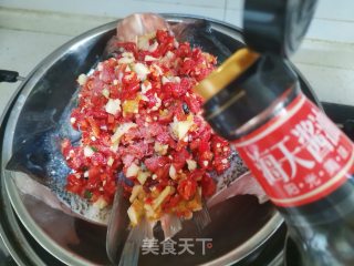 双椒蒸鱼头的做法步骤：5