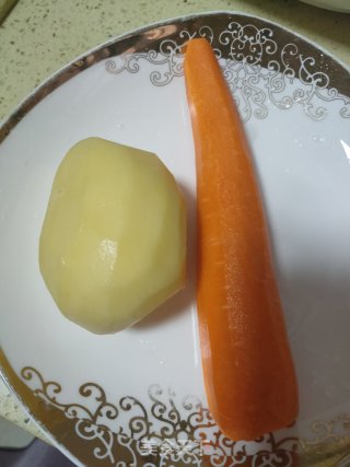 胡萝卜土豆饼的做法步骤：1