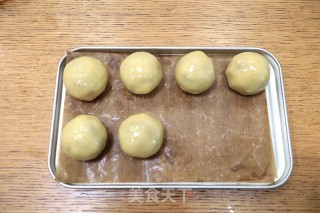经典莲蓉月饼的做法步骤：7