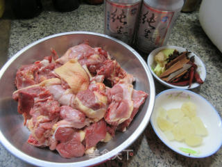 啤酒鸭的做法步骤：1
