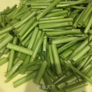 蒜蓉爆炒空心菜的做法步骤：2