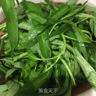 蒜蓉爆炒空心菜的做法步骤：3