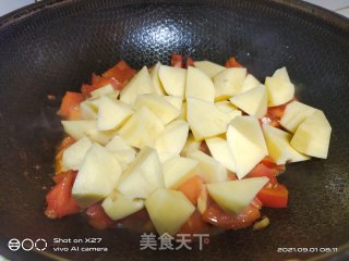 土豆炖牛腩的做法步骤：3