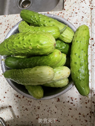 酱黄瓜的做法步骤：1