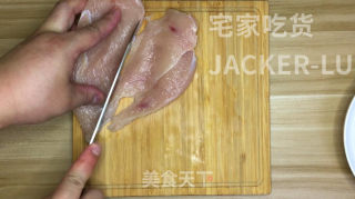 超级好吃的蒜香鸡排，外层的蒜香浓郁，混合着肉嫩多汁的鸡肉，好吃到停不下来。的做法步骤：1