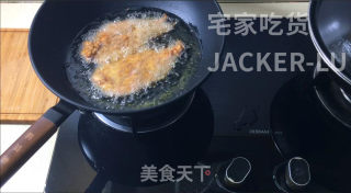 超级好吃的蒜香鸡排，外层的蒜香浓郁，混合着肉嫩多汁的鸡肉，好吃到停不下来。的做法步骤：7