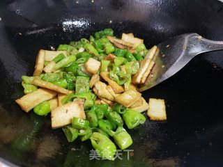 尖椒炒豆腐的做法步骤：5