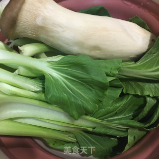 杏鲍菇炒白菜的做法步骤：1