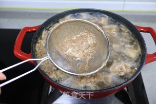 番茄浓汤牛肉焖锅的做法步骤：4