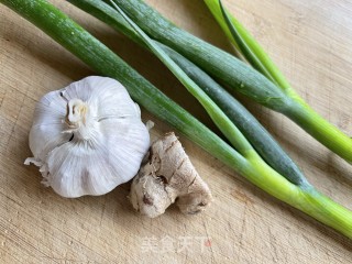 姜葱鸡扒饭的做法步骤：1