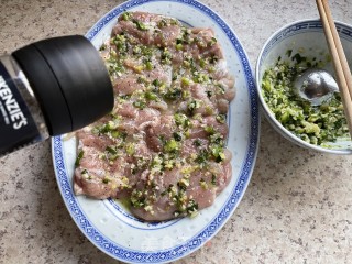 姜葱鸡扒饭的做法步骤：3