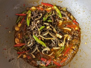 青红椒炒毛肚的做法步骤：13