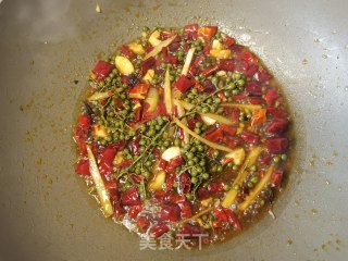 青花椒子姜炒毛肚的做法步骤：13