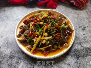 青花椒子姜炒毛肚的做法步骤：17
