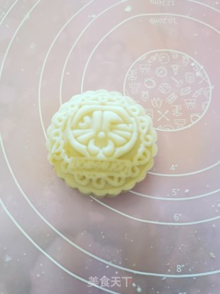 奶黄流心月饼的做法步骤：26