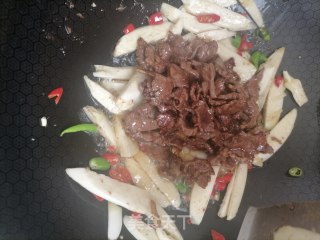 茭白炒牛肉的做法步骤：5