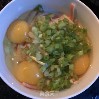 蟹柳炒蛋卷手抓饼的做法步骤：3