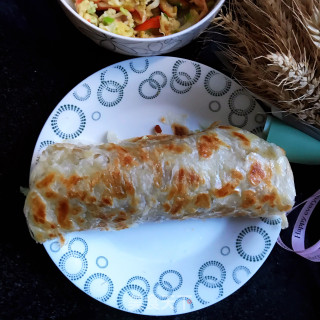 蟹柳炒蛋卷手抓饼的做法步骤：10