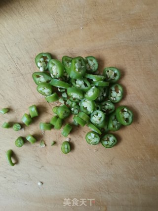 酸辣卷心菜的做法步骤：1