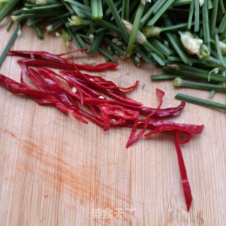 鸽胸肉炒韭苔的做法步骤：3