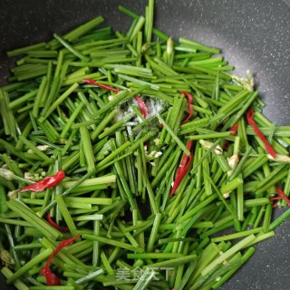 鸽胸肉炒韭苔的做法步骤：9