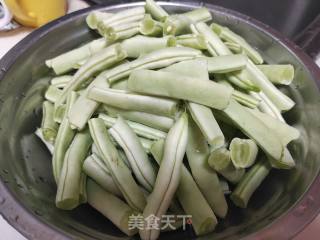 五花肉烧不老豆的做法步骤：2